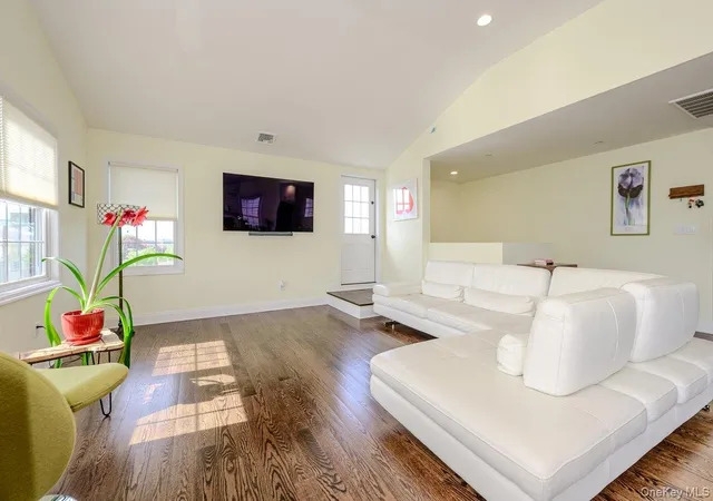 Photo 3 of Single family home for sale at 75 Curley St, Long Beach, NY 11561 | MLS# 1004336 | Listing updated on 2026-10-10