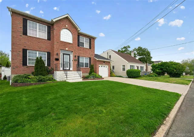 Photo 2 of Sale Pending at 3341 Colony Dr, Baldwin, NY 11510 | MLS# 1004359 | Listing updated on 2026-09-26