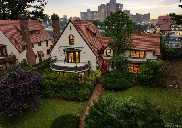 Photo 2 of Single family home for sale at 64 Dartmouth St, New York, NY 11375 | MLS# 1004572 | Listing updated on 2026-10-29