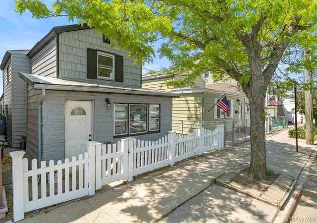 Photo 1 of Single family home for sale at 1107 Cross Bay Blvd, New York, NY 11693 | MLS# 1005264 | Listing updated on 2026-10-01