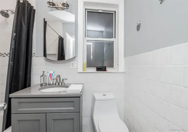Photo 3 of Sale Pending at 2812 Harrington Ave, New York, NY 10461 | MLS# 1005420 | Listing updated on 2026-09-14