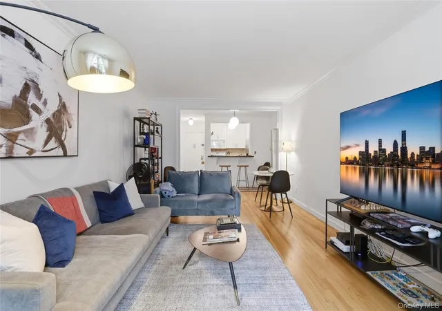 Listing Photo 4 - Condo for sale in building located at 337 E 50Th St, New York City, NY 10022 - Unit #2E