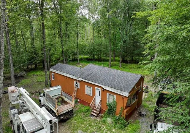 Photo 2 of Manufactured home for sale at 181 Oakridge Rd, Greenfield Park, NY 12435 | MLS# 1005899 | Listing updated on 2026-09-14