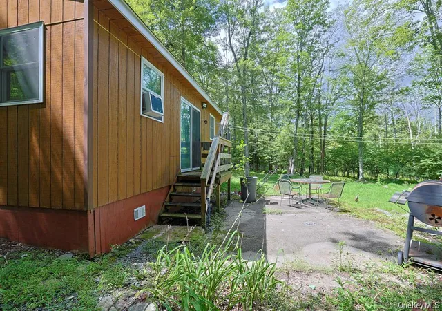Photo 3 of Manufactured home for sale at 181 Oakridge Rd, Greenfield Park, NY 12435 | MLS# 1005899 | Listing updated on 2026-09-14
