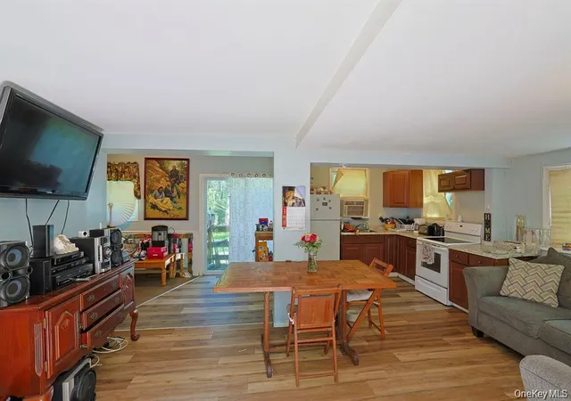 Photo 4 of Manufactured home for sale at 181 Oakridge Rd, Greenfield Park, NY 12435 | MLS# 1005899 | Listing updated on 2026-09-14