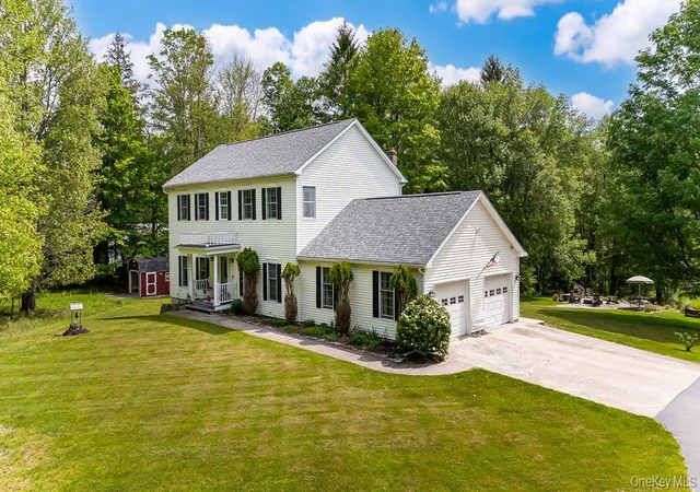 Photo 3 of Single family home for sale at 369 Grey Rd, Fallsburg, NY 12779 | MLS# 1006069 | Listing updated on 2026-10-10