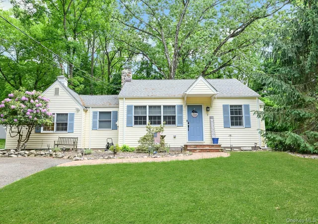 Photo 1 of Sale Pending at 3 Hemion Way, Airmont, NY 10901 | MLS# 1006237 | Listing updated on 2026-09-25