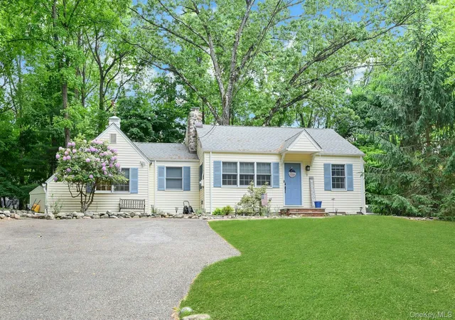 Photo 2 of Sale Pending at 3 Hemion Way, Airmont, NY 10901 | MLS# 1006237 | Listing updated on 2026-09-25