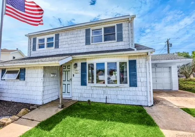 Photo 1 of Sale Pending at 4236 Clarissa Rd, Oyster Bay, NY 11714 | MLS# 1006275 | Listing updated on 2026-09-15
