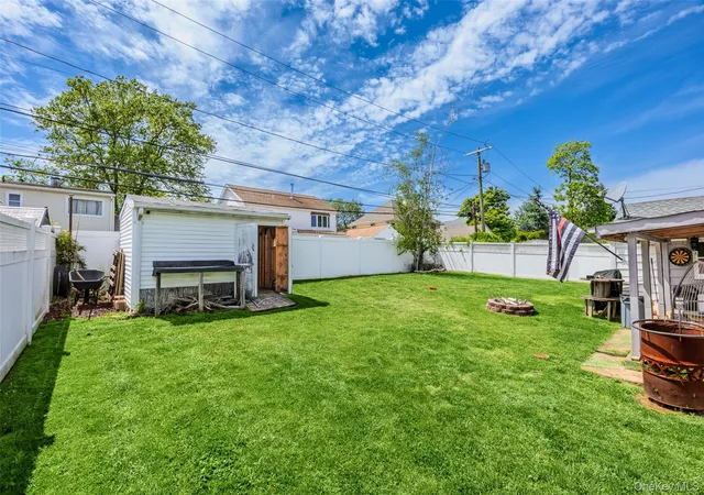 Photo 3 of Sale Pending at 4236 Clarissa Rd, Oyster Bay, NY 11714 | MLS# 1006275 | Listing updated on 2026-09-15