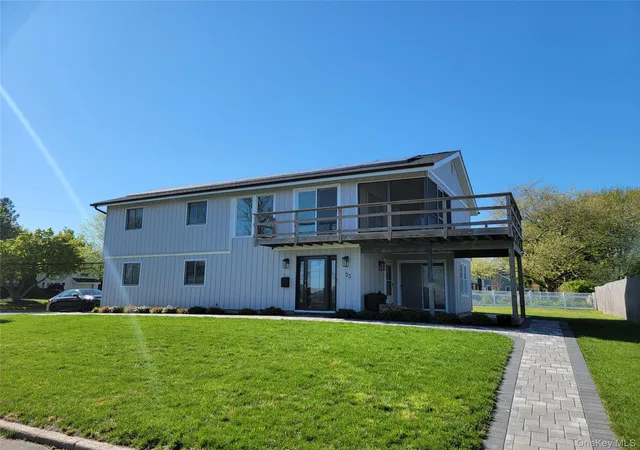 Photo 1 of Sale Pending at 23 Dalny Pl, Islip, NY 11782 | MLS# 1006328 | Listing updated on 2026-09-11