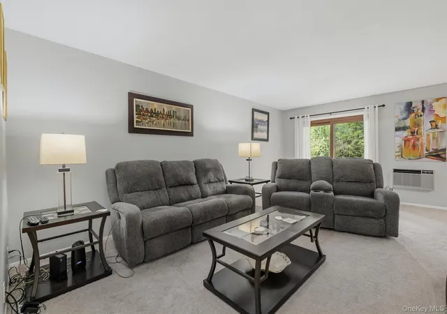 Listing Photo 4 - Condo for sale in building located at 10 Oakwood Ter, New Windsor, NY 12553 - Unit #107