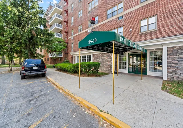 Photo 3 of Condo for sale at 85 10 151 Avenue #2D, New York, NY 11414 | MLS# 1007233 | Listing updated on 2026-09-14