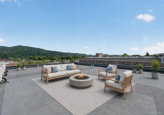 Listing Photo 4 - Condo for sale in building located at 226 Main St, Beacon, NY 12508 - Unit #402