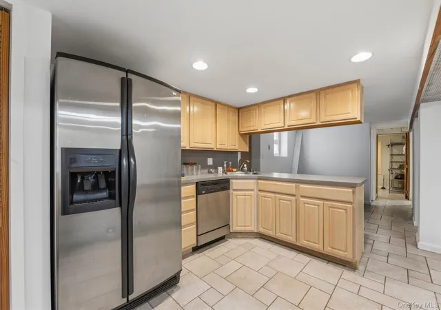 Photo 3 of House for sale at 2952 Miles Ave, Bronx, NY 10465 | MLS# 1007378 | Listing updated on 2026-09-14