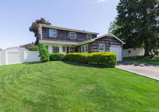 Photo 1 of Sale Pending at 29 Beaumont Ln, Lake Grove, NY 11755 | MLS# 1007860 | Listing updated on 2026-09-11