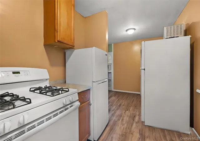 Photo 4 of Single family home for sale at 70 E Lakeland St, Islip, NY 11706 | MLS# 1007871 | Listing updated on 2026-09-14