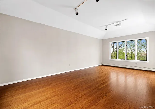 Photo 4 of Single family home for sale at 38 Westerly Ln, Mount Pleasant, NY 10594 | MLS# 1008267 | Listing updated on 2026-09-13