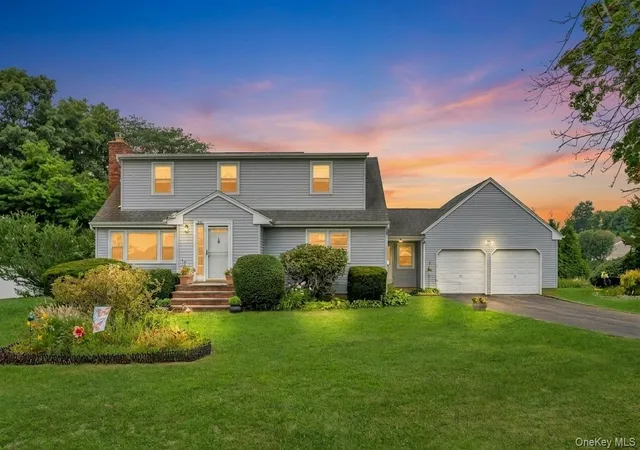 Photo 1 of Sale Pending at 274 Johnson Ave, Islip, NY 11782 | MLS# 1008492 | Listing updated on 2026-09-11