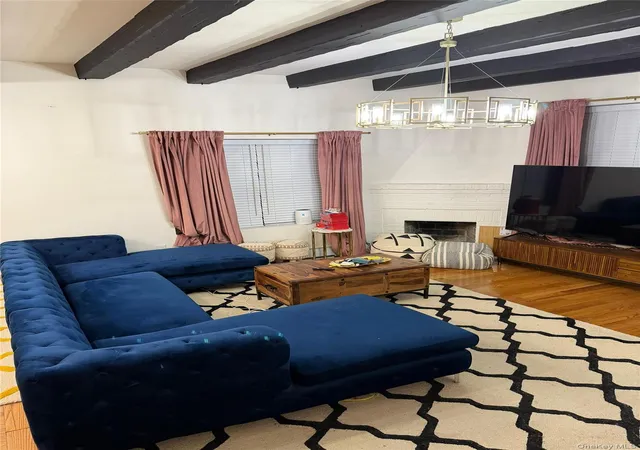 Photo 2 of Sale Pending at 20507 Murdock Ave, Saint Albans, NY 11412 | MLS# 1009816 | Listing updated on 2026-09-09