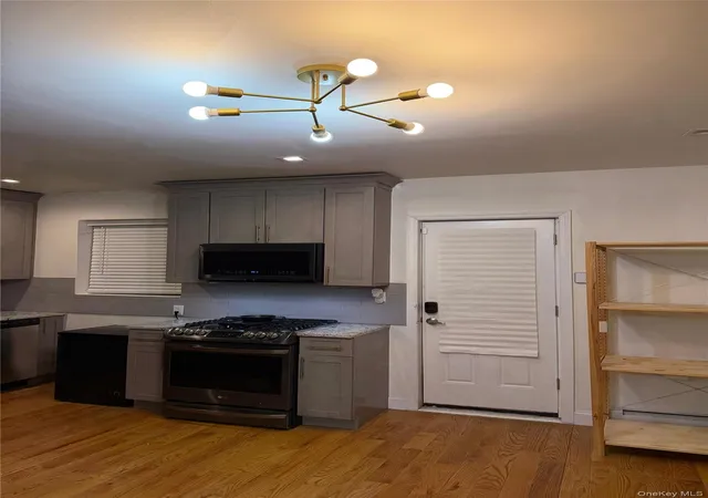 Photo 3 of Sale Pending at 20507 Murdock Ave, Saint Albans, NY 11412 | MLS# 1009816 | Listing updated on 2026-09-09