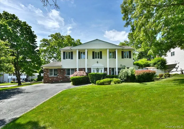 Photo 1 of Single family home for sale at 22 Chatham Rd, Commack, NY 11725 | MLS# 1010112 | Listing updated on 2026-09-10