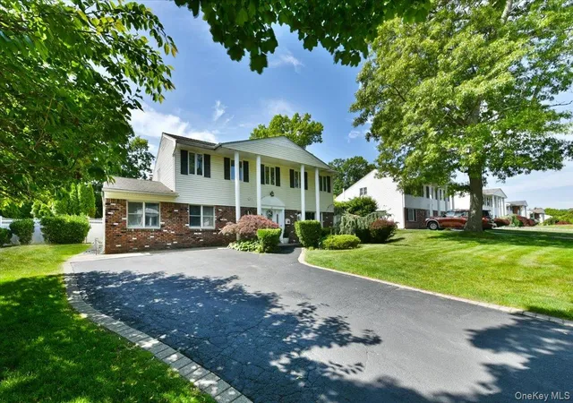 Photo 2 of Single family home for sale at 22 Chatham Rd, Commack, NY 11725 | MLS# 1010112 | Listing updated on 2026-09-10