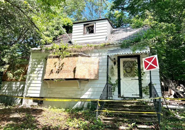 Photo 1 of Single family home for sale at 11 Knolls Rd, Poughkeepsie, NY 12601 | MLS# 1010259 | Listing updated on 2026-09-11
