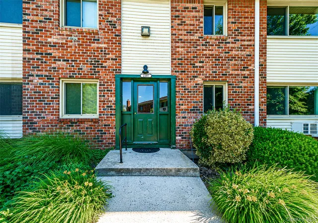 Photo 2 of Condo for sale at 2397 Union Blvd #8a, Islip, NY 11751 | MLS# 1010355 | Listing updated on 2026-09-30