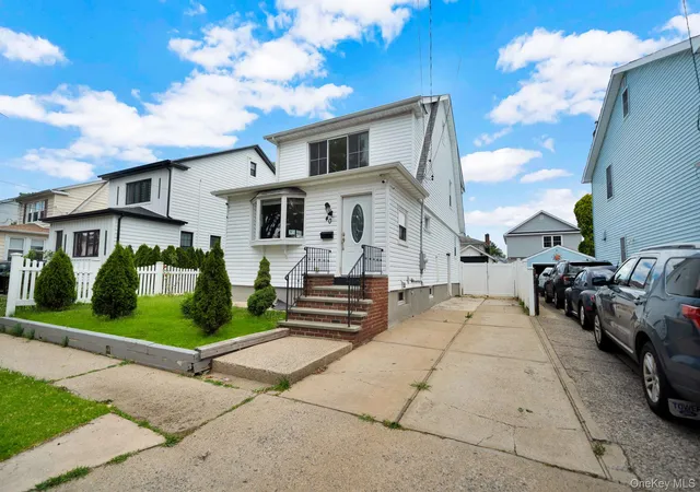 Photo 3 of Sale Pending at 40 S 16 Street, Hempstead, NY 11040 | MLS# 1010617 | Listing updated on 2026-09-14