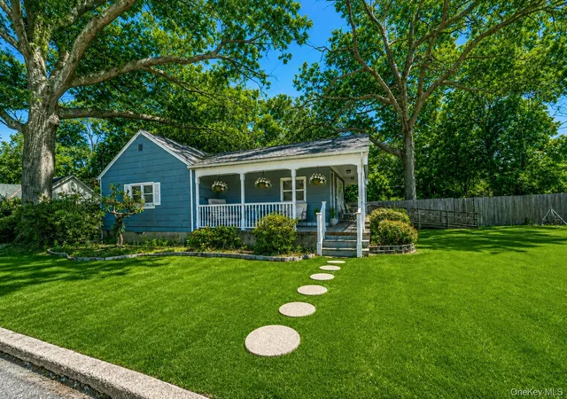 Photo 3 of Single family home for sale at 3 Curtis Dr, Brookhaven, NY 11789 | MLS# 1011128 | Listing updated on 2026-09-14
