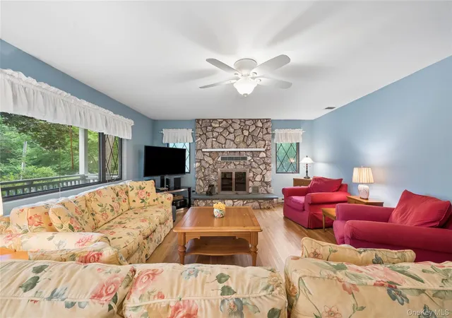 Photo 3 of Sale Pending at 37 Fanning Ave, Southampton, NY 11946 | MLS# 1011183 | Listing updated on 2026-09-23