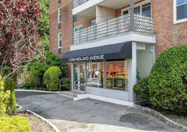 Photo 3 of Condo for sale at 1296 Midland Ave #L2, Yonkers, NY 10704 | MLS# 1011777 | Listing updated on 2026-09-11
