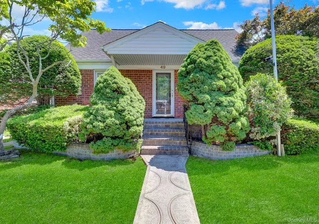Photo 2 of Single family home for sale at 49 Mcalester Ave, Oyster Bay, NY 11801 | MLS# 1011817 | Listing updated on 2026-09-12