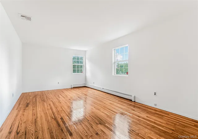 Photo 4 of Single family home for sale at 8 8th Street, North Hempstead, NY 11040 | MLS# 1012060 | Listing updated on 2026-09-12