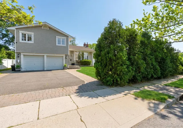 Photo 2 of Sale Pending at 47 Orange Dr, Oyster Bay, NY 11753 | MLS# 1012091 | Listing updated on 2026-09-15
