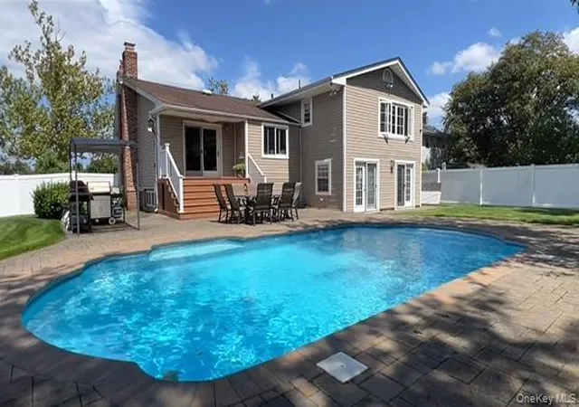 Photo 1 of Single family home for sale at 47 Orange Dr, Oyster Bay, NY 11753 | MLS# 1012091 | Listing updated on 2026-10-07