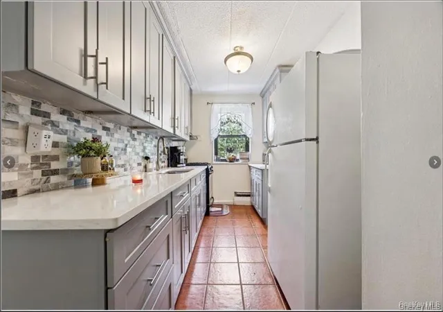 Photo 2 of Sale Pending at 1085 Warburton Ave #120, Yonkers, NY 10701 | MLS# 1012214 | Listing updated on 2026-09-10