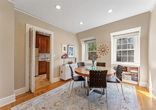 Photo 4 of House for sale at 2 Alden Pl #4D, Eastchester, NY 10708 | MLS# 1012296 | Listing updated on 2026-10-04