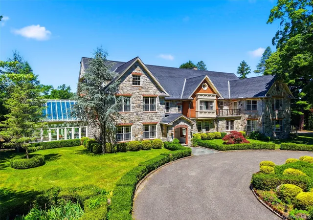 Photo 3 of Mansion for sale at 196 Mclain St, Bedford, NY 10549 | MLS# 1012962 | Listing updated on 2026-09-15