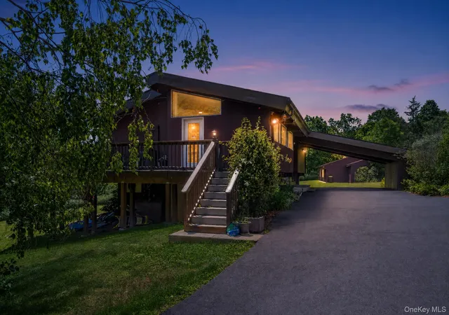 Photo 3 of Single family home for sale at 424 Laroe Rd, Chester Town, NY 10918 | MLS# 1013375 | Listing updated on 2026-10-10
