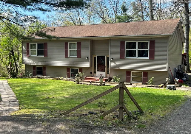 Photo 1 of Single family home for sale at 22 Pine Castle Dr, Kerhonkson, NY 12446 | MLS# 1013760 | Listing updated on 2026-09-15