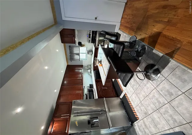 Photo 3 of Single family home for sale at 33 Washington Ave, Deer Park, NY 11729 | MLS# 1014105 | Listing updated on 2026-09-10