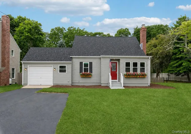 Photo 1 of Single family home for sale at 54 N Ocean Ave, Center Moriches, NY 11934 | MLS# 1015550 | Listing updated on 2026-09-12