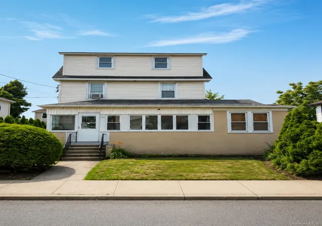 Photo 1 of Sale Pending at 29 Loretta St, Inwood, NY 11096 | MLS# 1016067 | Listing updated on 2026-09-14