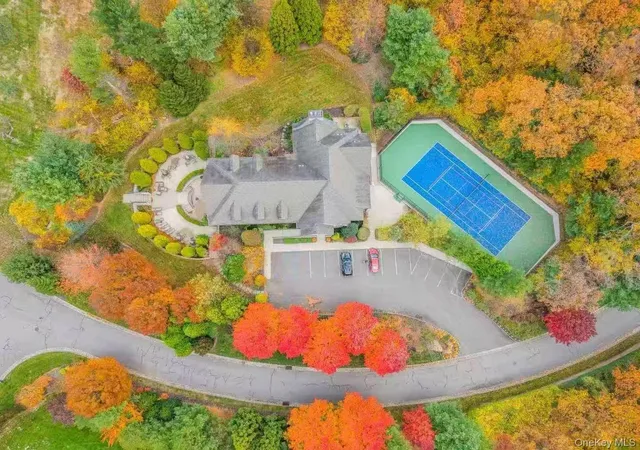Photo 1 of Mansion for sale at 5 Westgate Rd, Oyster Bay, NY 11791 | MLS# 1016748 | Listing updated on 2026-09-13