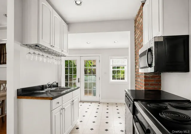 Photo 4 of Single family home for sale at 16960 144th Road, New York, NY 11434 | MLS# 1017010 | Listing updated on 2026-10-25