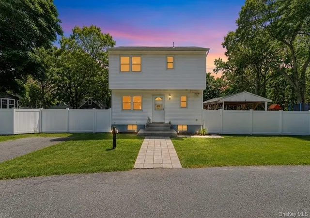 Photo 1 of Single family home for sale at 177 Magnolia Dr, Brookhaven, NY 11784 | MLS# 1017661 | Listing updated on 2026-09-12