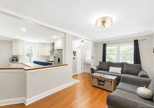 Photo 3 of Single family home for sale at 177 Magnolia Dr, Brookhaven, NY 11784 | MLS# 1017661 | Listing updated on 2026-09-12