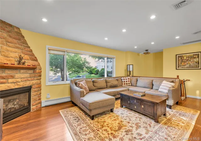 Photo 2 of Single family home for sale at 90 Virginia Dr, North Hempstead, NY 11030 | MLS# 1017779 | Listing updated on 2026-09-13